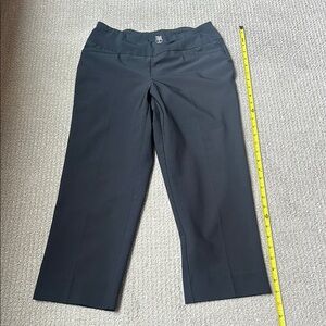 Tail athleisure black golf capris size 4